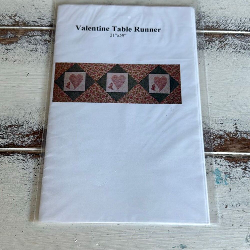 Pattern valentine table runner